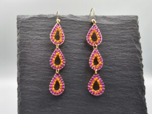 "Statement-Ohrringe im Tropfendesign – Farbenfroher Blickfang in Pink & Orange"