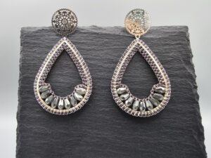 „Elegance Drop“ – Tropfen-Ohrringe mit Glanzperlen